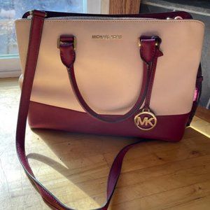 MICHAEL KORS CROSS BODY PURSE